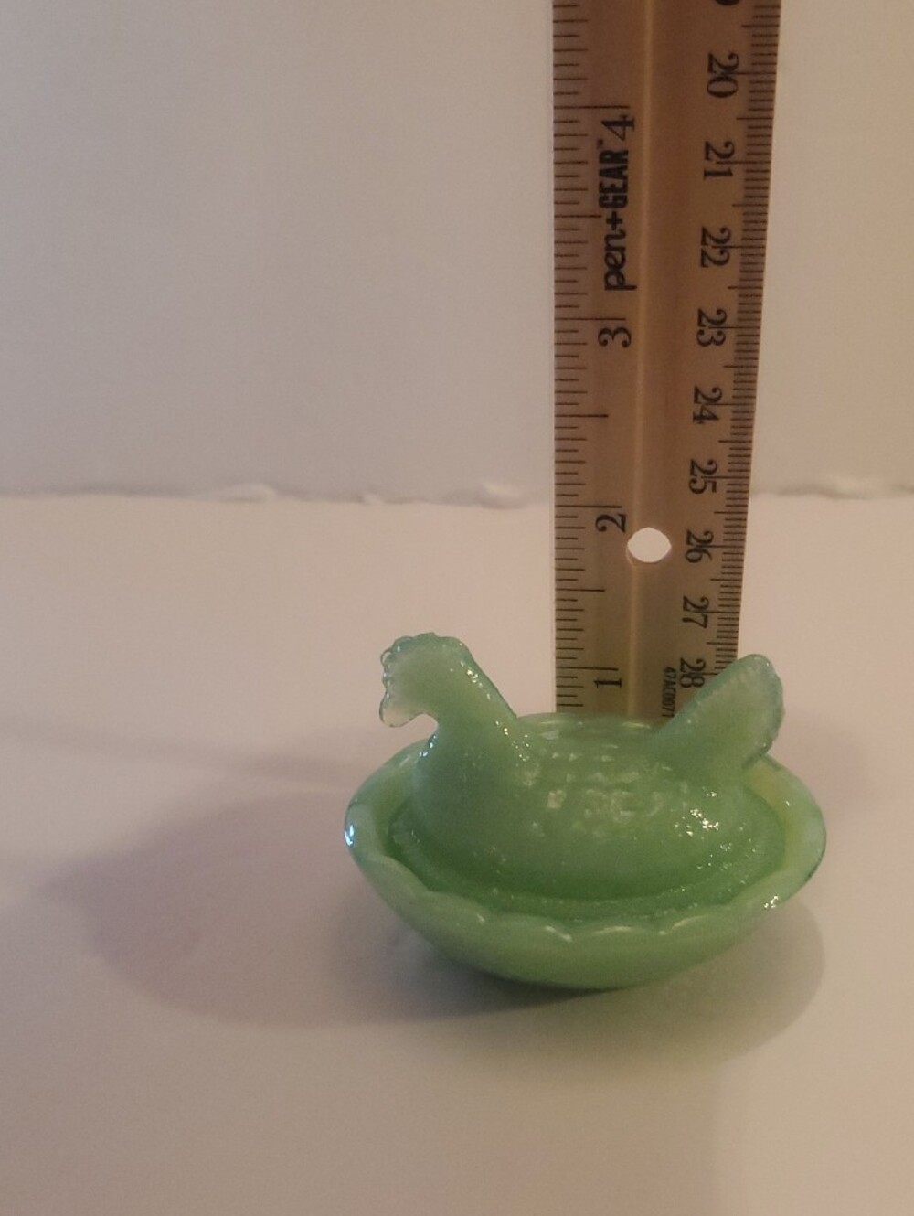 Jadeite Hen On Nest - Picture 3 of 4